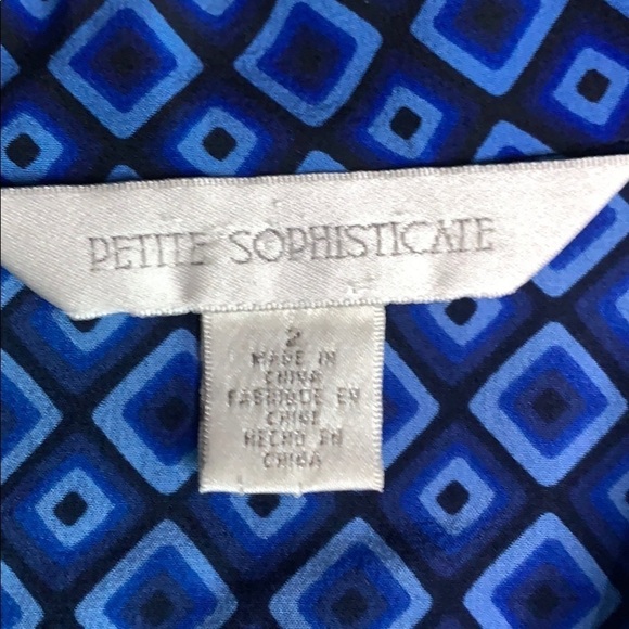 Petite Sophisticate Silk V Neck button down blouse blue aop print - Picture 4 of 6